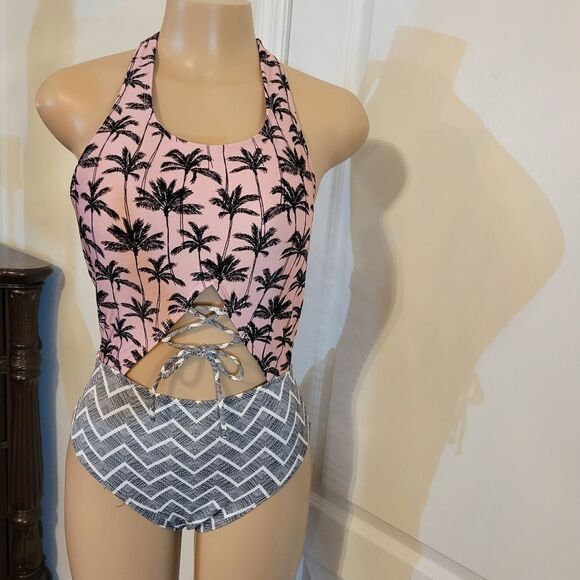 JUNIOR'S PALM SUNRISE ONE PIECE SWIMSUIT - Picture 7 of 15